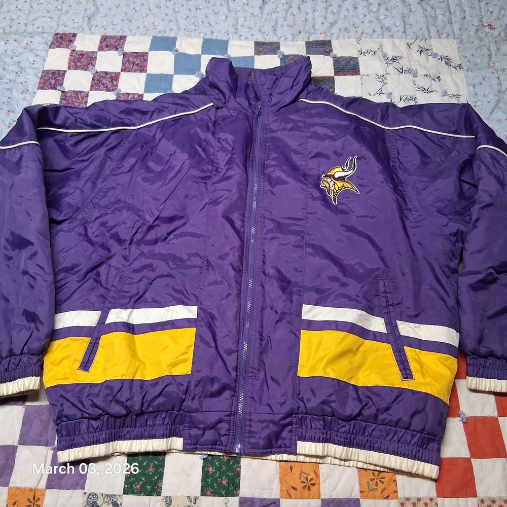 Vintage MN Vikings G-III Nylon Purple NFL Puffer Jacket Size XL‎